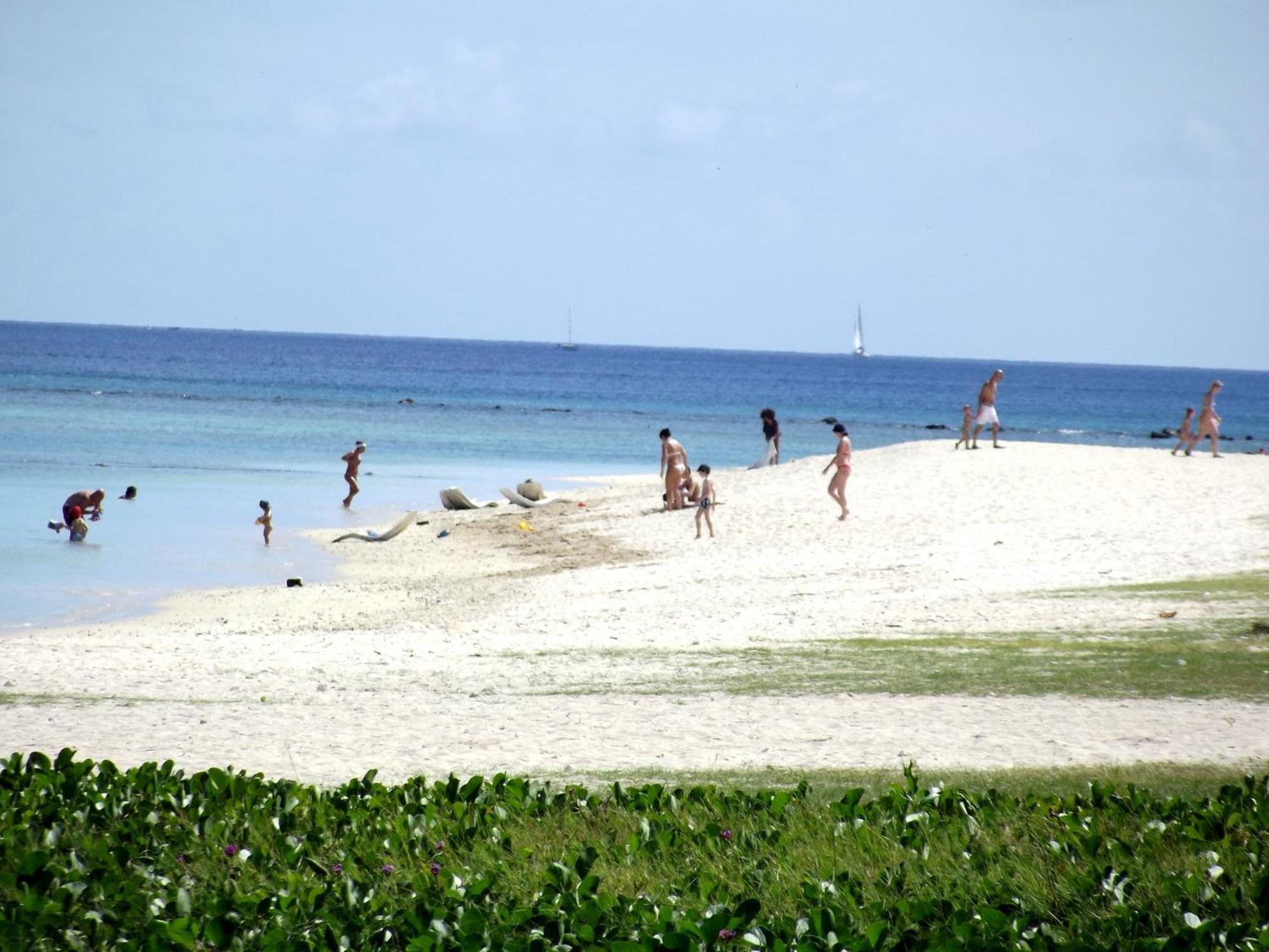 West Sand Holidays Licensed By The Tourism Authority 09926 Flic en Flac Exterior photo